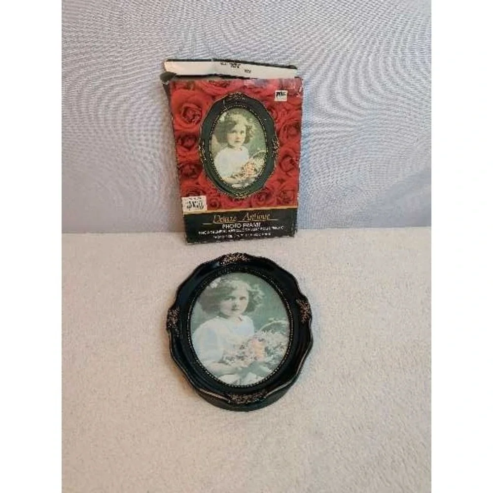 Vintage Oval Photo Frame Ornate Green Floral Insert Ready For Your Picture